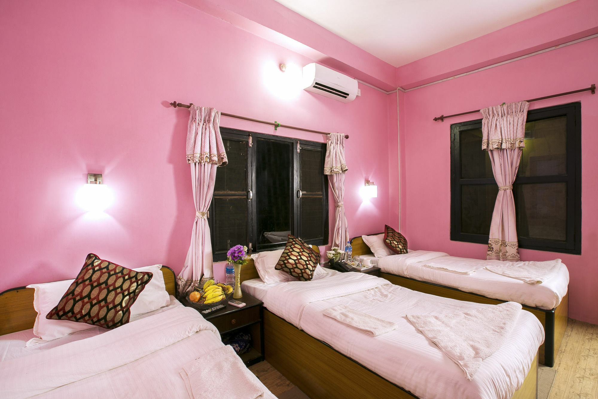 Sauraha Nana Hotel Buitenkant foto